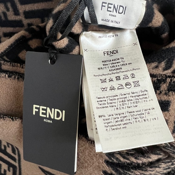 ❌❌SOLD! NWT Fendi FF Poncho - Picture 2 of 4